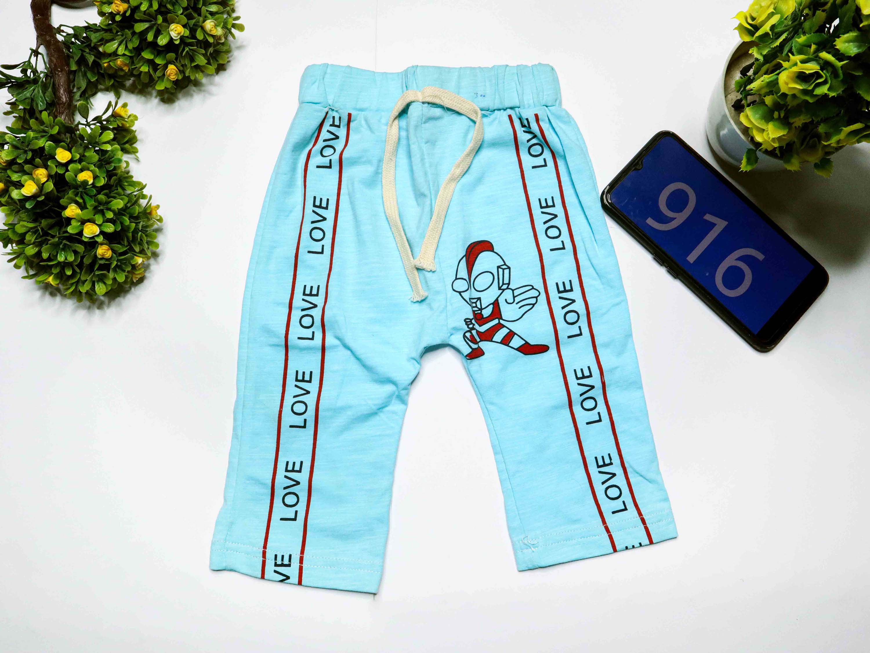 Best  short nicker using for workout best fashion for All boys can use in all seasons