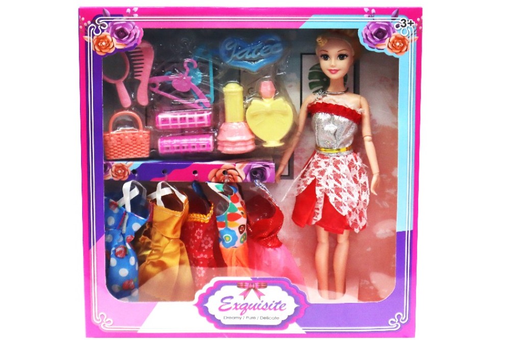 Exguisite  Doll with 5 beautiful dresses and other accessories